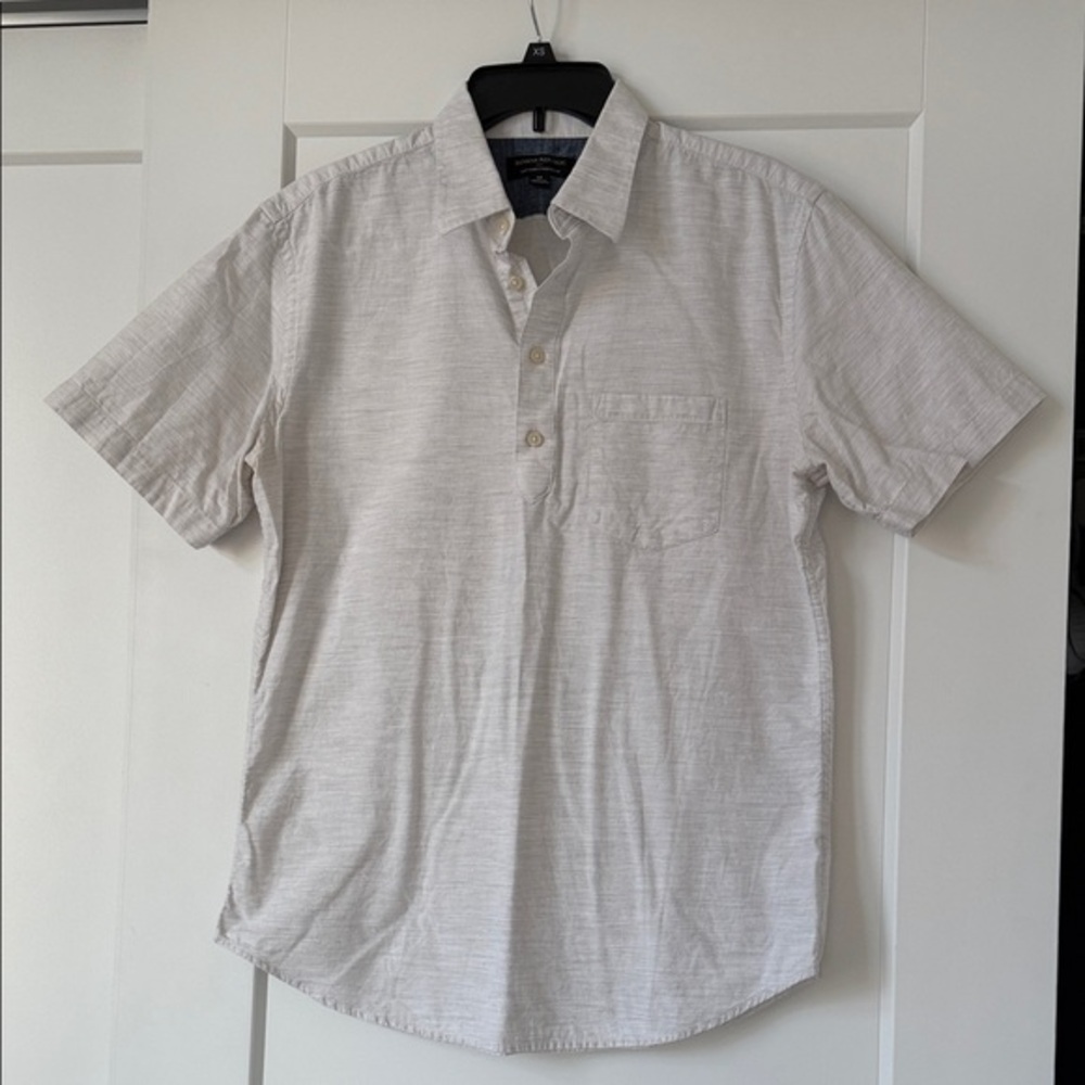 Banana Republic Men's Casual Short Sleeve Shirt - Light